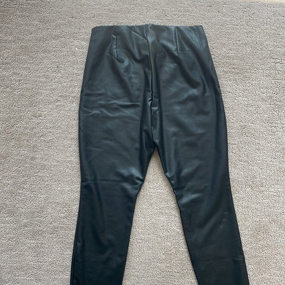 Banana Republic Vegan Leather Legging - Picture 5 of 6